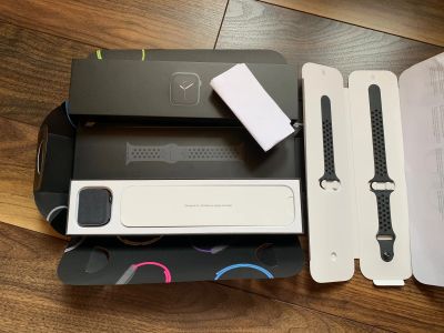 Лот: 16501338. Фото: 1. Apple watch 5 44 mm Nike. Новые. Смарт-часы, фитнес-браслеты, аксессуары