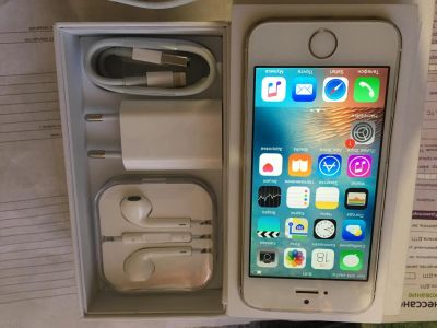 Лот: 9086168. Фото: 1. iphone 5s 16 gb gold. Смартфоны