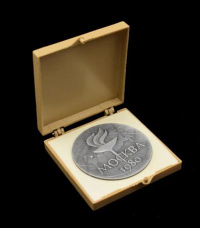 Лот: 21376204. Фото: 1. СССР 1980 Медаль Игры XXII Олимпиады... Сувенирные