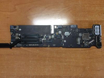 Лот: 9655035. Фото: 1. Материнская плата A1466 Macbook... Материнские платы