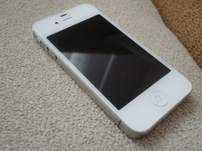 Лот: 12199240. Фото: 1. Iphone 4s в отличном состоянии... Смартфоны