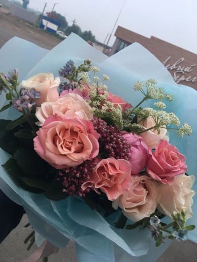 Лот: 14105898. Фото: 1. Пионы и Розы в букете. Свежие цветы