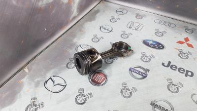 Лот: 23588041. Фото: 1. Шатун Volkswagen Passat AHU 028198401F... Двигатель и элементы двигателя