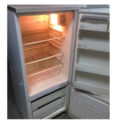 Лот: 10738379. Фото: 1. Продам б/у холодильник с морозилкой. Холодильники, морозильные камеры
