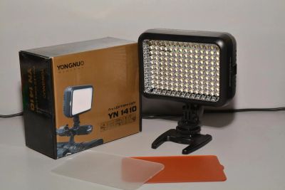 Лот: 7291156. Фото: 1. Светодиодный видеосвет Yongnuo... Вспышки, осветители, рассеиватели