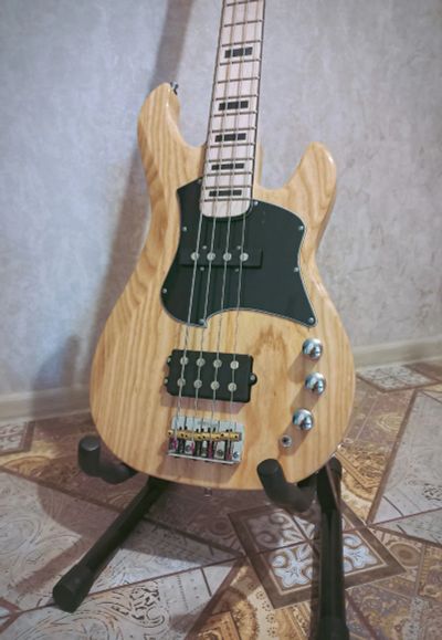 Лот: 25669934. Фото: 1. Бас-гитара - Stagg SVY J-funk... Гитары