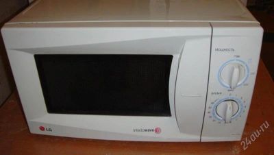 Лот: 2260008. Фото: 1. микроволновая СВЧ печь LG ms1724w. Микроволновки, мини-печи