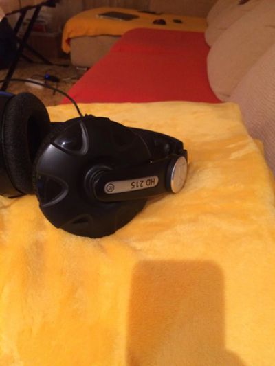 Лот: 9031637. Фото: 1. Наушники Sennheiser 215. Наушники, гарнитуры