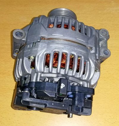Лот: 17598051. Фото: 1. Генератор Bosch для Renault Logan... Электрооборудование