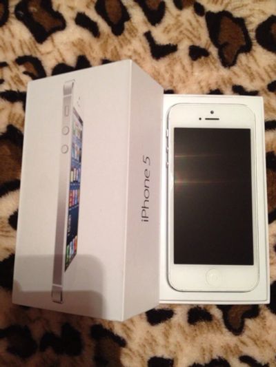 Лот: 4959540. Фото: 1. Продам Apple Iphone 5 white белый... Смартфоны