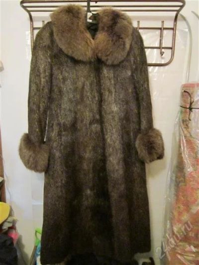 Лот: 2139791. Фото: 1. Шуба нутрия, воротник песец 46-48. Верхняя одежда