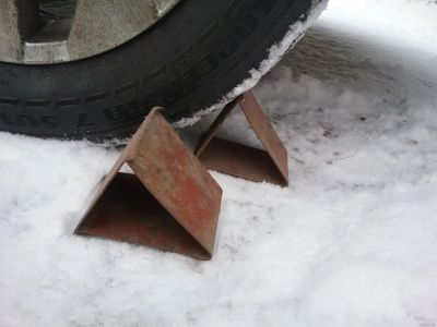 Лот: 15582680. Фото: 1. Упор противооткатный для колеса... Другое (авто, мото, водный транспорт)