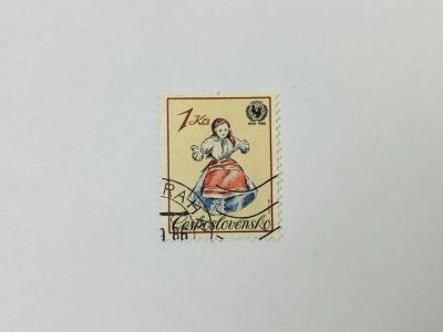 Лот: 23594002. Фото: 1. 40-летие ЮНИСЕФ. Тряпичная кукла... Марки