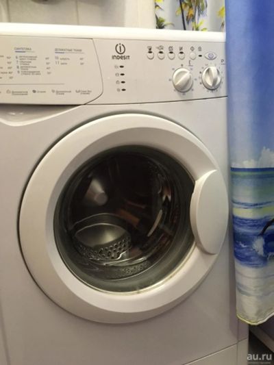 Лот: 8742208. Фото: 1. Стиральная машина Indesit WISL... Стиральные машины