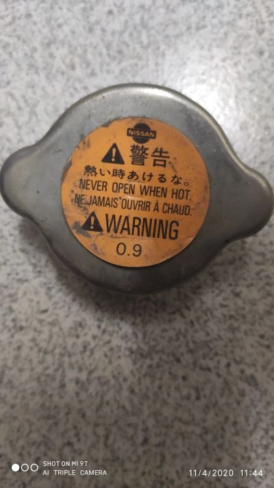 Лот: 15826873. Фото: 1. Крышка радиатора на Nissan. Двигатель и элементы двигателя