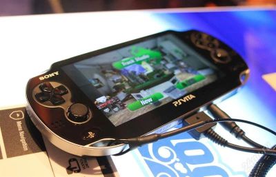 Лот: 1733259. Фото: 1. Ps vita /wi-fi 16gb+кейс + uncharted... Игровые приставки, консоли