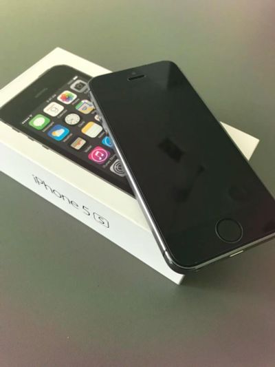 Лот: 10060785. Фото: 1. Iphone 5s 16gb LTE РСТ на гарантии... Смартфоны