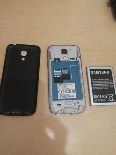 Лот: 16721775. Фото: 1. 4,3 Смартфон Samsung Galaxy S4... Корпуса, клавиатуры, кнопки