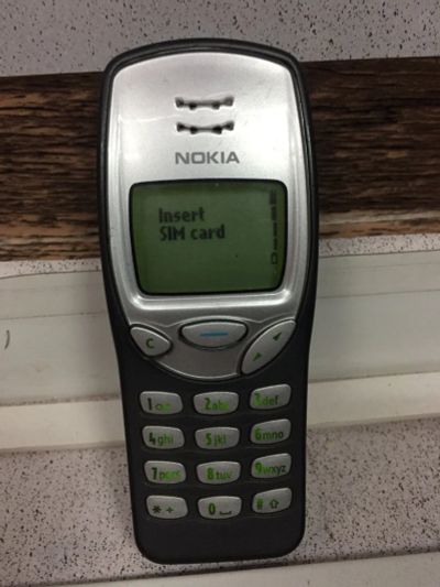 Лот: 12771857. Фото: 1. Nokia 3210 раритет. Кнопочные мобильные телефоны