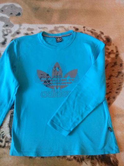 Лот: 5507227. Фото: 1. Свитер спортивный adidas. Легкие куртки, толстовки