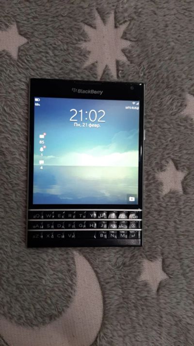 Лот: 18668832. Фото: 1. blackberry passport (Оригинал). Смартфоны