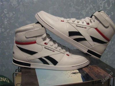 Лот: 782056. Фото: 1. Кроссовки Reebok Classic 41 размер. Другое (одежда, обувь, галантерея)