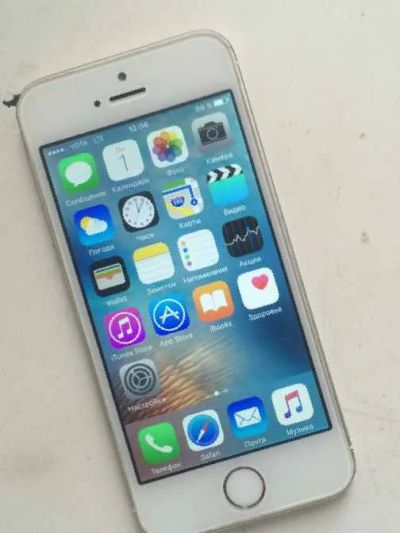 Лот: 13974502. Фото: 1. iPhone 5s 16gb. Смартфоны
