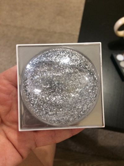 Лот: 12712070. Фото: 1. Палетка теней mac snowglobe тени... Макияж