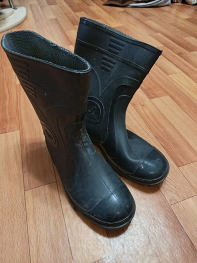 Лот: 25104283. Фото: 1. Резиновые сапоги. Другое (одежда, обувь, галантерея)
