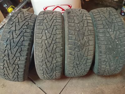 Лот: 24008197. Фото: 1. Шины pirelli ice zero 185x65 r15. Шины