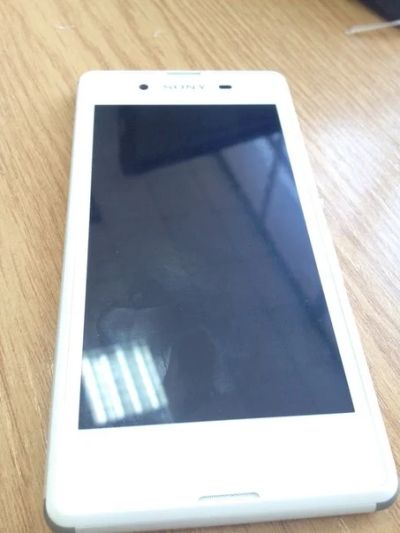 Лот: 5074724. Фото: 1. Sony xperia E3 Dual Белый НОВЫЙ. Смартфоны