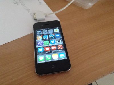 Лот: 4567577. Фото: 1. Iphone 4 32gb Black. Смартфоны