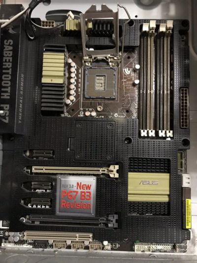 Лот: 13005561. Фото: 1. Материнская плата Asus sabertooth... Материнские платы
