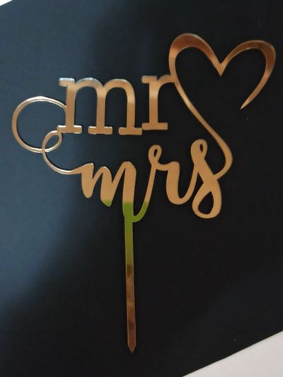 Лот: 19695904. Фото: 1. топпер mr&mrs на свадьбу или годовщину. Свадебная атрибутика и декор