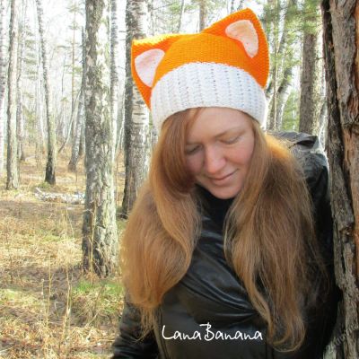 Лот: 6556599. Фото: 1. Вязанная шапка с ушками Лисичка. Головные уборы