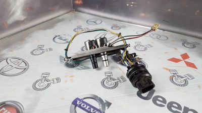 Лот: 23589773. Фото: 1. Соленоид АКПП Nissan Serena SR20DE... Трансмиссия