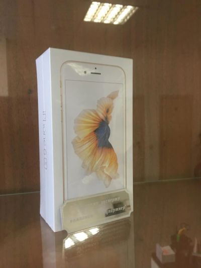 Лот: 7513069. Фото: 1. iPhone 6s Gold 64 gb. Смартфоны