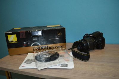 Лот: 8630866. Фото: 1. Nikon D 3000 Kit идеальное состояние... Цифровые зеркальные