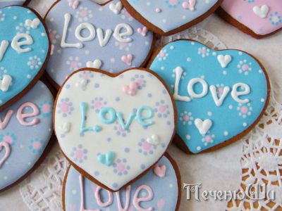 Лот: 3649523. Фото: 1. Пряник Сердце LOVE. Другое (кондитерские изделия, конфеты)