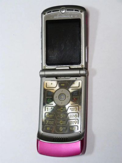 Лот: 3335311. Фото: 1. Motorola RAZR. Кнопочные мобильные телефоны