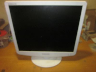Лот: 4105395. Фото: 1. Монитор Samsung 932B. ЖК-мониторы