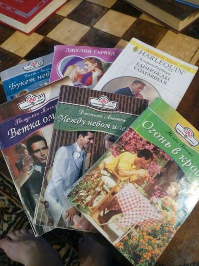 Лот: 12757073. Фото: 1. 7 книг мягкий переплет. Художественная