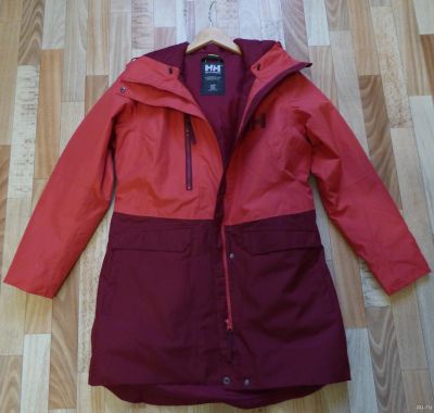 Лот: 13275779. Фото: 1. Куртка женская Helly Hansen. Верхняя одежда