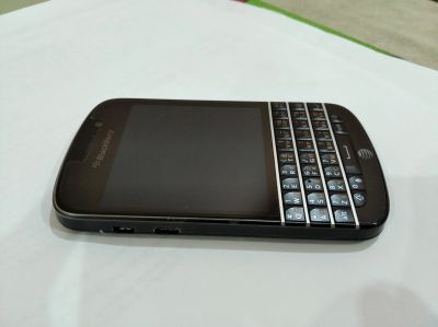 Лот: 14982669. Фото: 1. Blackberry Q10. Смартфоны