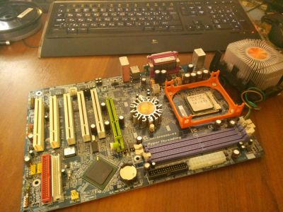 Лот: 4898061. Фото: 1. Материнская плата Gigabyte GA-8PE800-RS... Материнские платы