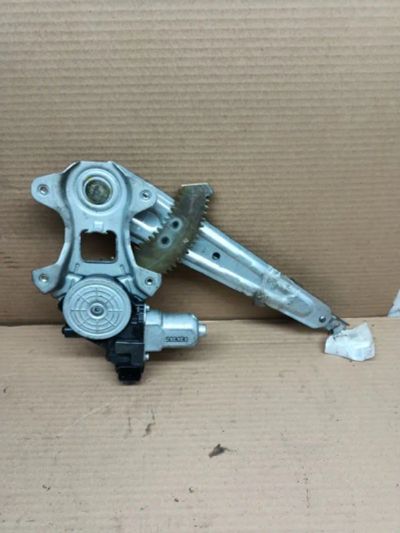 Лот: 21413365. Фото: 1. стеклоподъемник Nissan Note e11. Двигатель и элементы двигателя