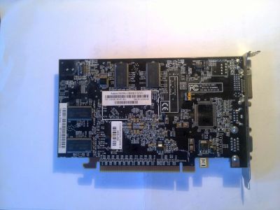 Лот: 13442735. Фото: 1. Старая видеокарта Radeon X600Pro... Видеокарты