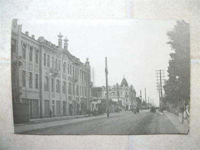 Лот: 2585359. Фото: 1. Почтовая карточка с видом на торговый... Другое (антиквариат)