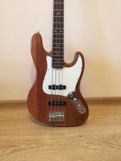 Лот: 15337268. Фото: 1. Куплю Samick Jazz bass. Гитары