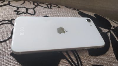 Лот: 17731837. Фото: 1. Iphone SE 2020. Смартфоны